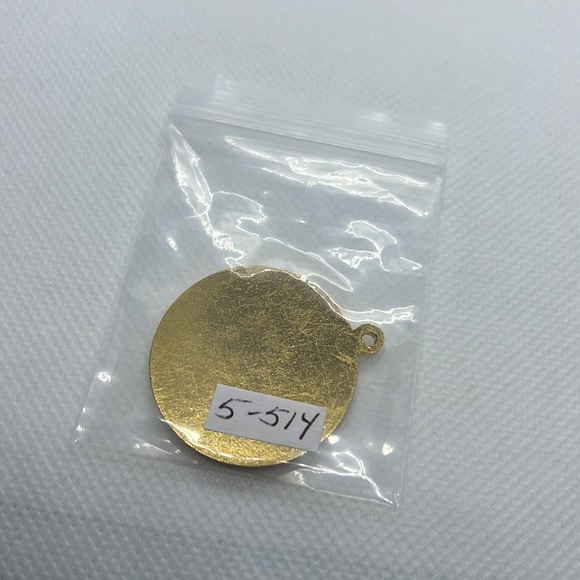 VINTAGE TECHNOLOGY TV PRODUCTION PENDANT CHARM GOLD TONE - Picture 8 of 8